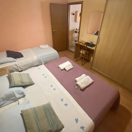 Escape From Center Makarska