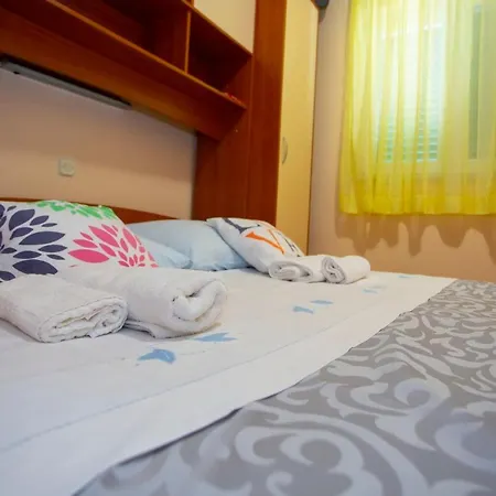 Apartment Escape From Center Makarska