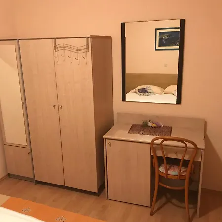 Escape From Center Apartman Makarska